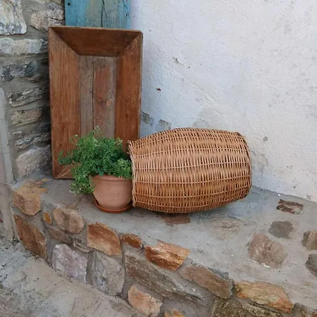 Maroneia Stone Apartment *